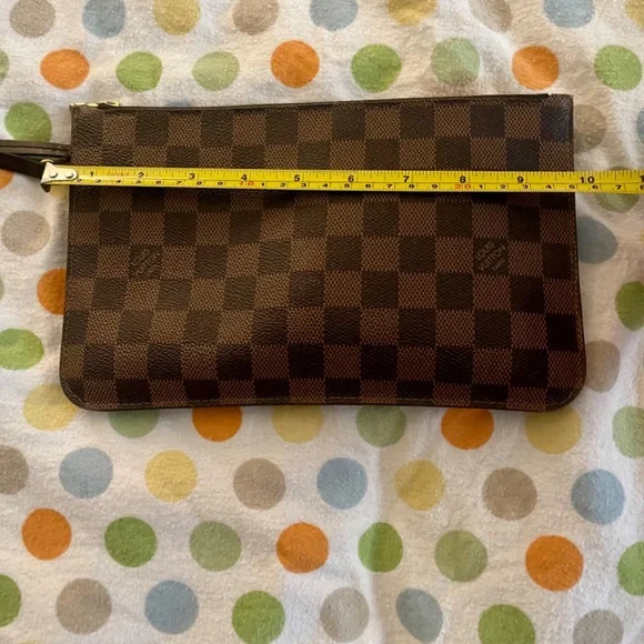 LOUIS VUITTON Damier Ebene Neverfull pouch - Picture 4 of 8